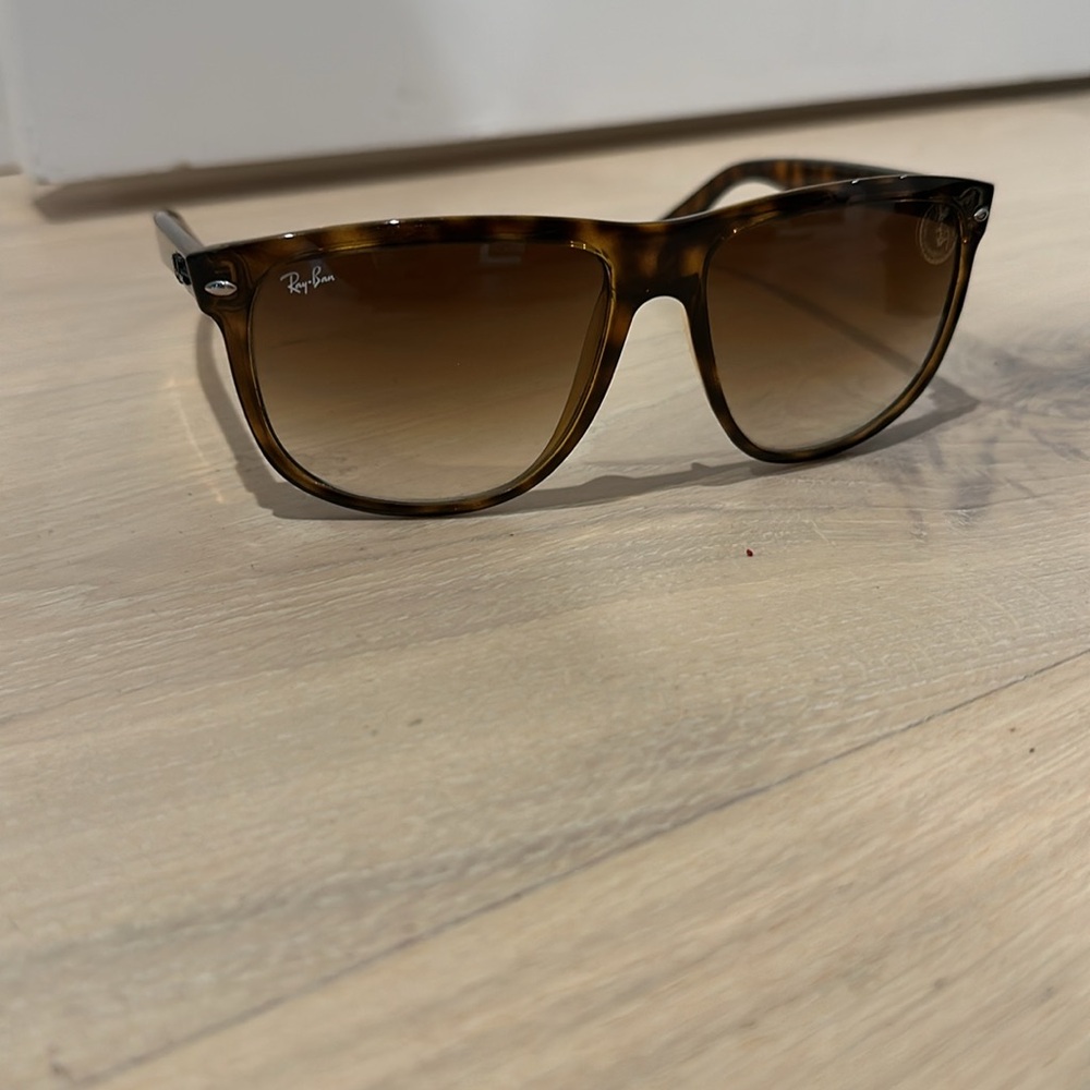 Rayban Sunglasses - Picture 3 of 4
